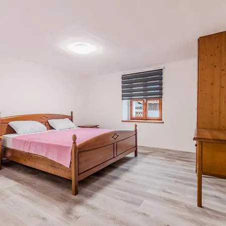 Pr'lukcevih With 4 Bedrooms & Indoor Sauna * Kanal