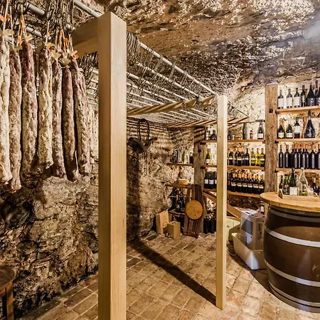 Tatil Evi Pr'lukcevih With 4 Bedrooms & Indoor Sauna Kanal