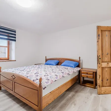 Pr'lukcevih With 4 Bedrooms & Indoor Sauna *