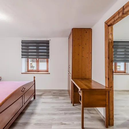 Pr'lukcevih With 4 Bedrooms & Indoor Sauna Tatil Evi