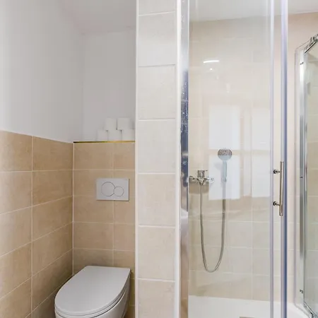 Pr'lukcevih With 4 Bedrooms & Indoor Sauna Kanal