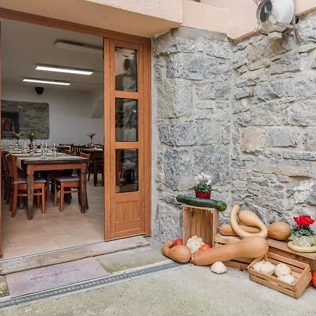 Tatil Evi Pr'lukcevih With 4 Bedrooms & Indoor Sauna *