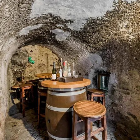 Tatil Evi Pr'lukcevih With 4 Bedrooms & Indoor Sauna Kanal