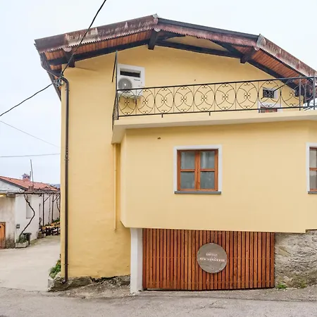 Tatil Evi Pr'lukcevih With 4 Bedrooms & Indoor Sauna Kanal