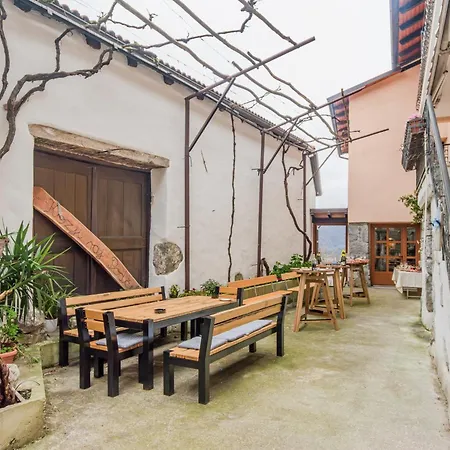 Pr'lukcevih With 4 Bedrooms & Indoor Sauna Kanal