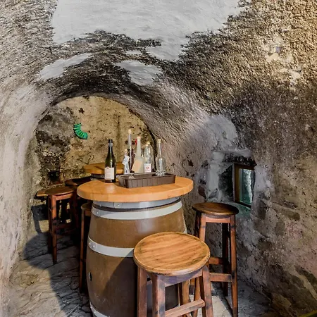 Tatil Evi Pr'lukcevih With 4 Bedrooms & Indoor Sauna *