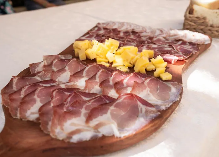 Pr'lukcevih With 4 Bedrooms & Indoor Sauna