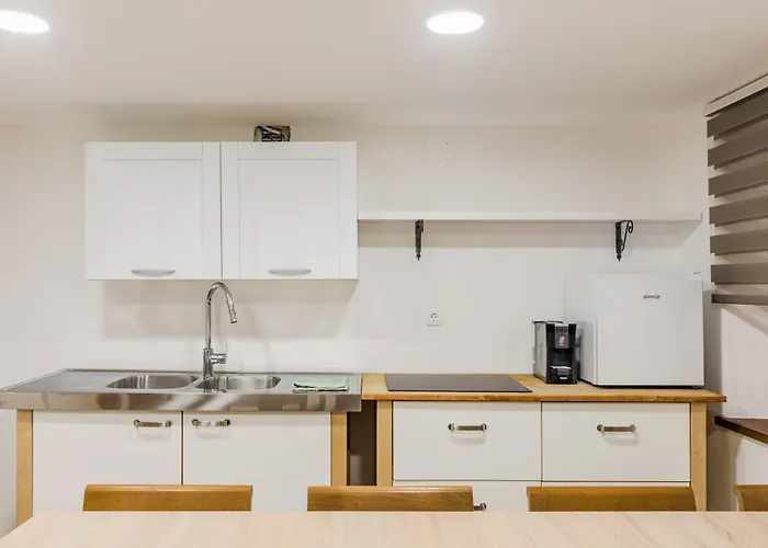 Holiday home Pr'lukcevih With 4 Bedrooms & Indoor Sauna