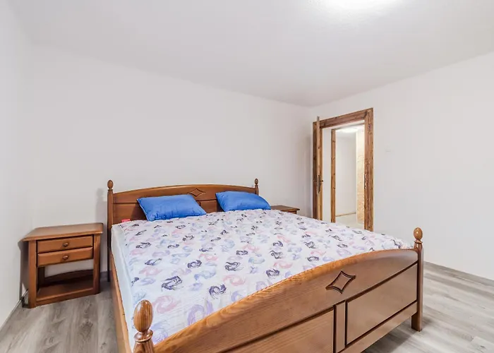 Pr'lukcevih With 4 Bedrooms & Indoor Sauna Ferienhaus Kanal