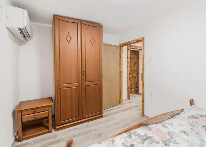 Holiday home Pr'lukcevih With 4 Bedrooms & Indoor Sauna *