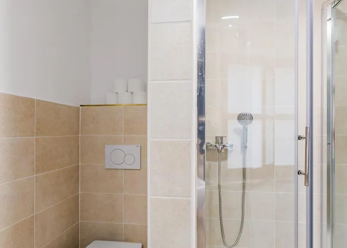 Pr'lukcevih With 4 Bedrooms & Indoor Sauna Kanal