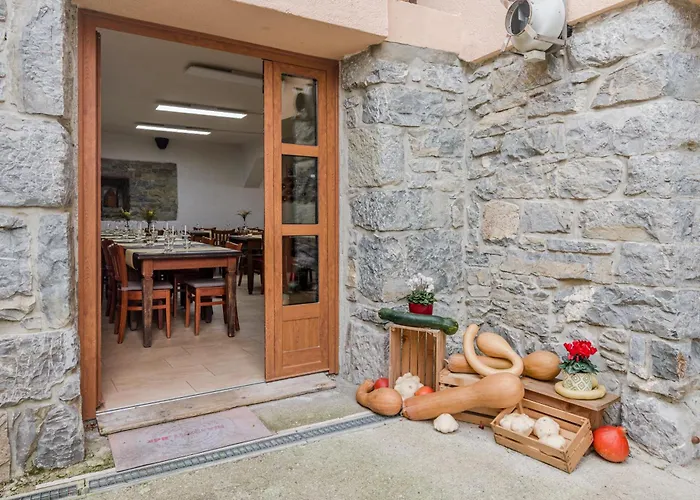 Holiday home Pr'lukcevih With 4 Bedrooms & Indoor Sauna *