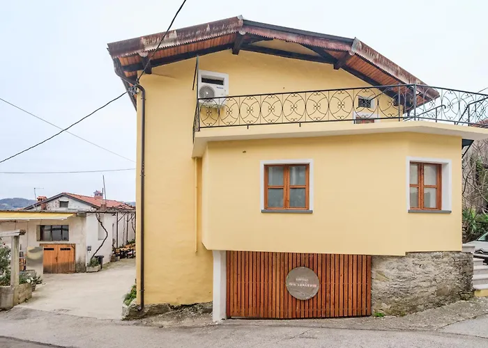 Holiday home Pr'lukcevih With 4 Bedrooms & Indoor Sauna Kanal